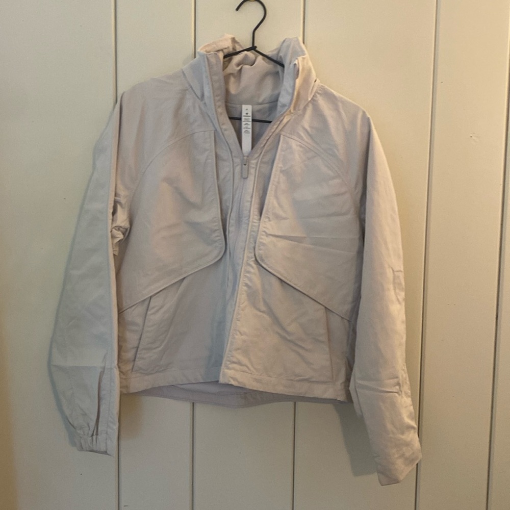 LULULEMON  ALWAYS EFFORTLESS JACKET